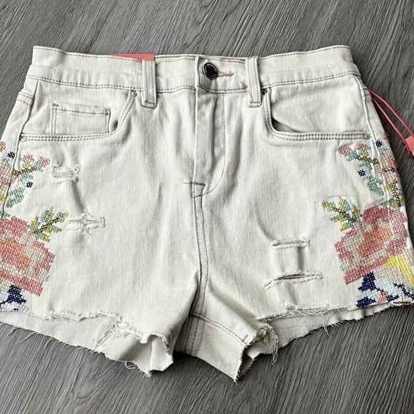 Blank NYC Big Girl's Closer Together Cross Stitch Embroidered Shorts Sizes 10/14 - Picture 4 of 16